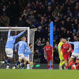 Acabou a maldição do City e Liverpool deixa-se empatar com 'frango' no fim