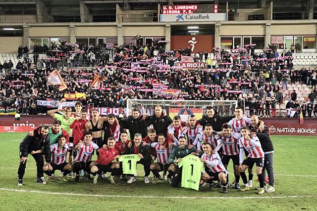 Filho de antigo guarda-redes vai à baliza por necessidade e torna-se herói na Taça do Rei