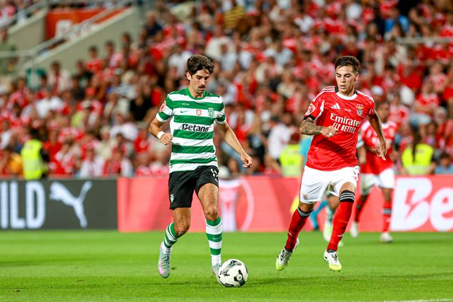 Trincão e Barrenechea no jogo da Supertaça, o primeiro oficial desta temporada - Foto: IMAGO