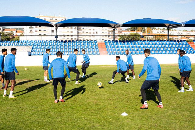 Equipa ribatejana numa sessão de treino de preparação para o jogo com o Nacional - Foto: Facebook/Alverca Futebol SAD