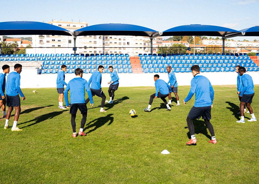 Equipa ribatejana numa sessão de treino de preparação para o jogo com o Nacional - Foto: Facebook/Alverca Futebol SAD