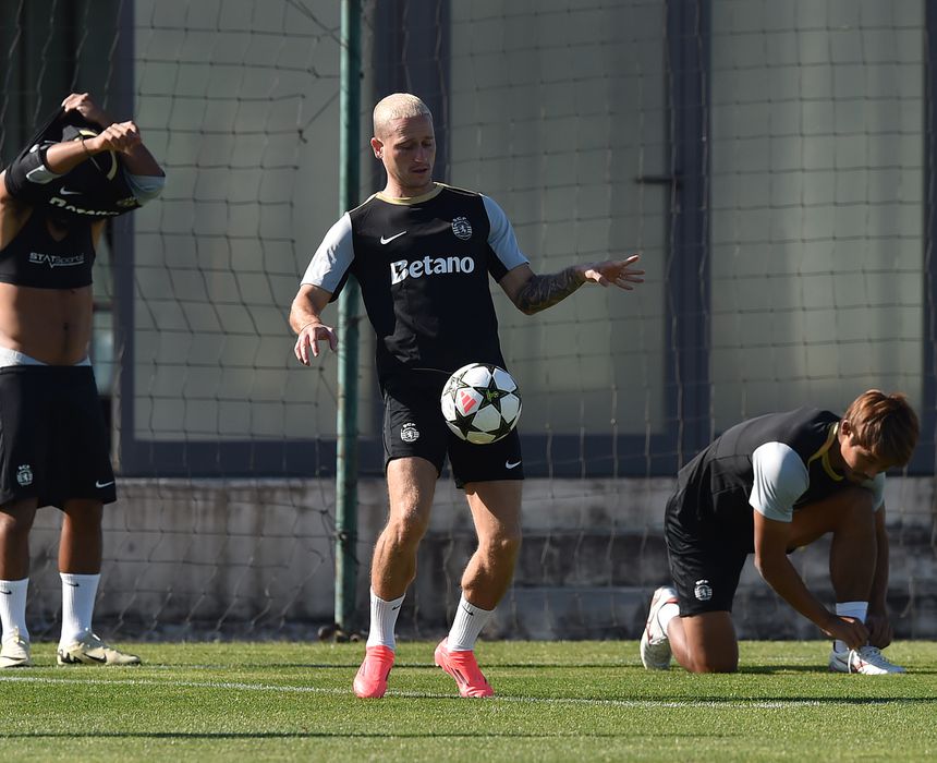 Nuno Santos recupera de intervenção cirúrgica ao joelho direito devido a rotura do tendão rotuliano. Esteve 389 dia sem ir ao relvado - Foto: MIGUEL NUNES