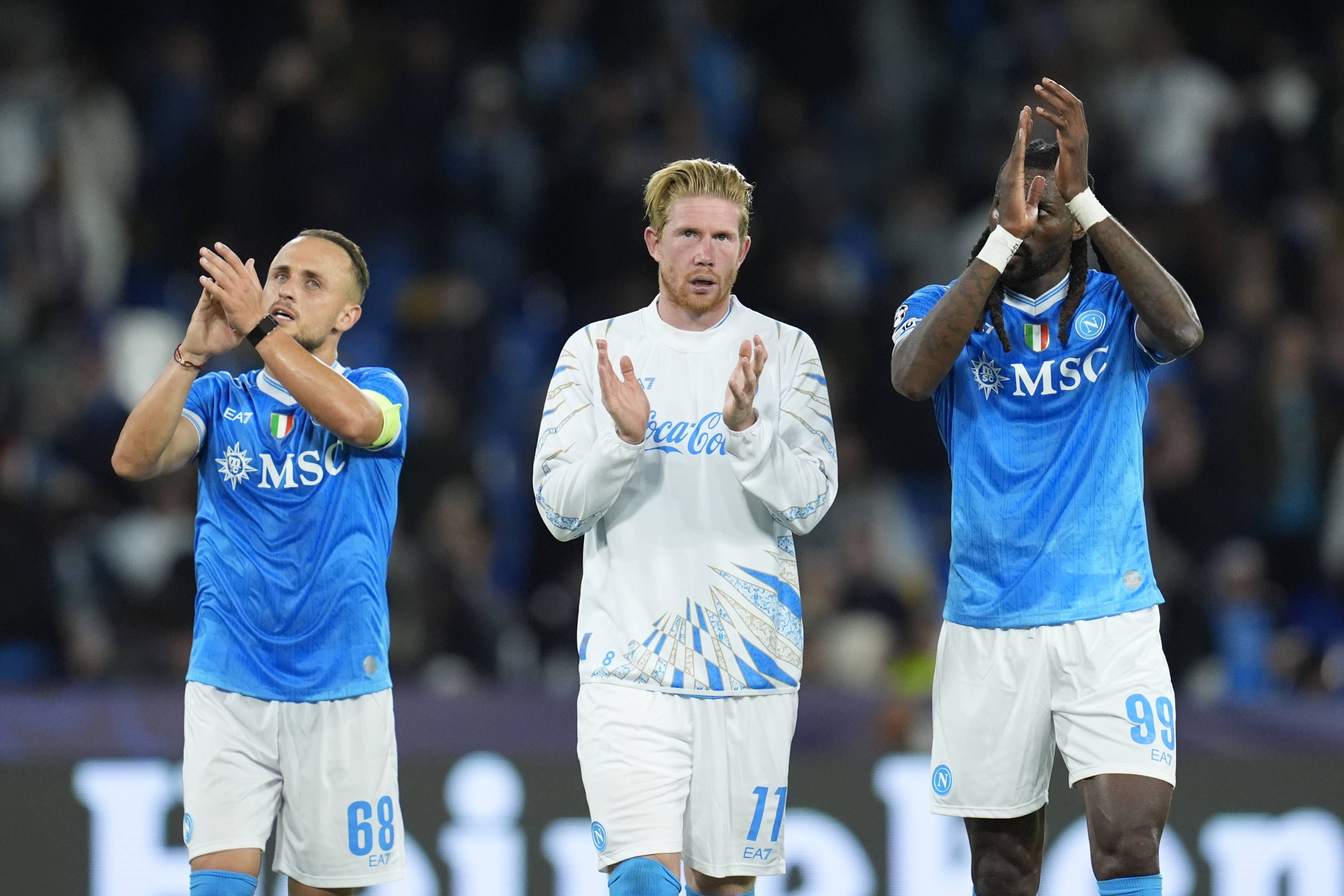 Lobotka, De Bruyne e Zambo Anguissa estão lesionados para o próximo jogo do Nápoles. O primeiro ainda pode recuperar a tempo do Benfica, os outros dois estão fora