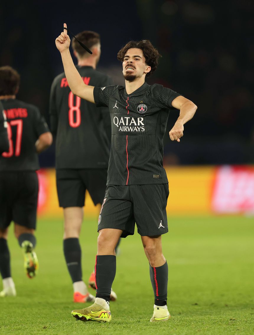 Vitinha a festejar um dos três golos que marcou diante do Tottenham