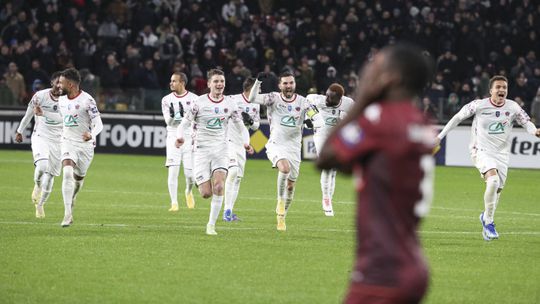 Taça de França: Clermont elimina Metz nos penáltis e Nantes passa à próxima ronda