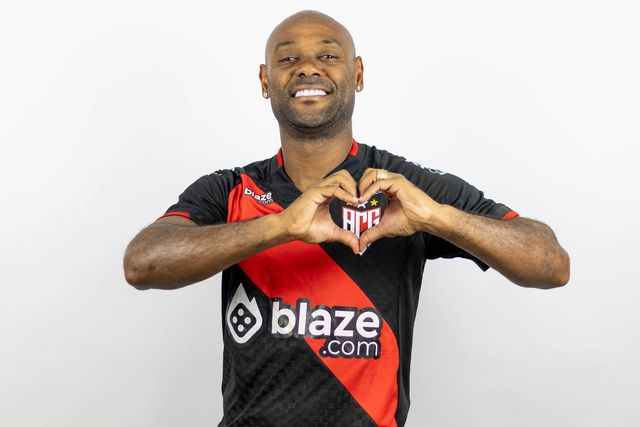 Aos 39 anos, Vágner Love tem novo clube no Brasil