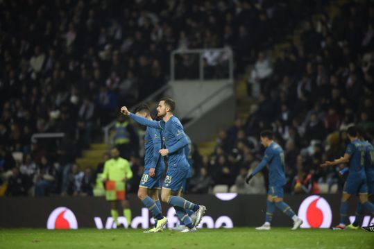 Vídeo: Toni Martínez adianta o FC Porto no dérbi