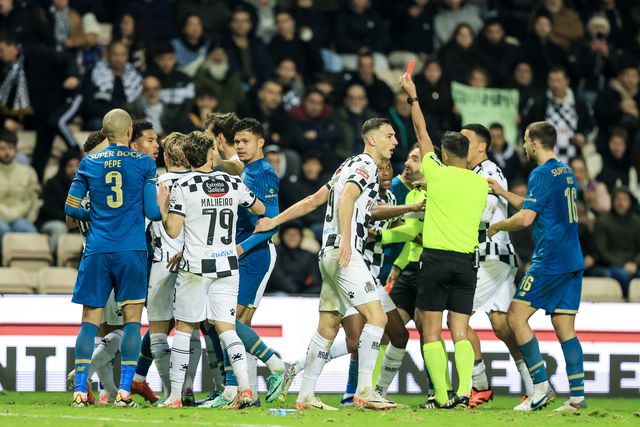 Vídeo: A expulsão que deixou o Boavista reduzido a 10