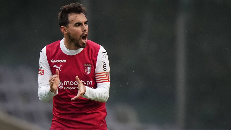 SC Braga: capitão no onze para ‘caçar’ canários