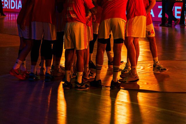 Vídeo: haverá dérbi mais intenso do que este? A avaliar pelas bancadas…