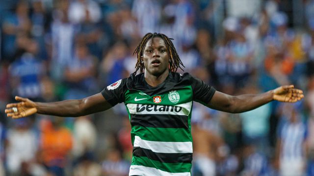 Quenda, de 17 anos, festeja um dos dois golos que já marcou na equipa principal do Sporting