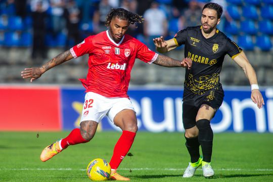 Falcão foi o principal aliado do Velho herói (os destaques do Farense)