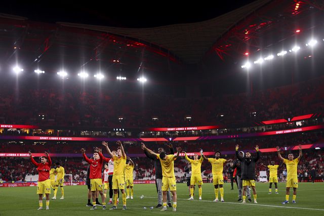 Jogadores do SC Braga agradeceram o apoio dos adeptos na Luz e festejaram a vitória sobre o Benfica