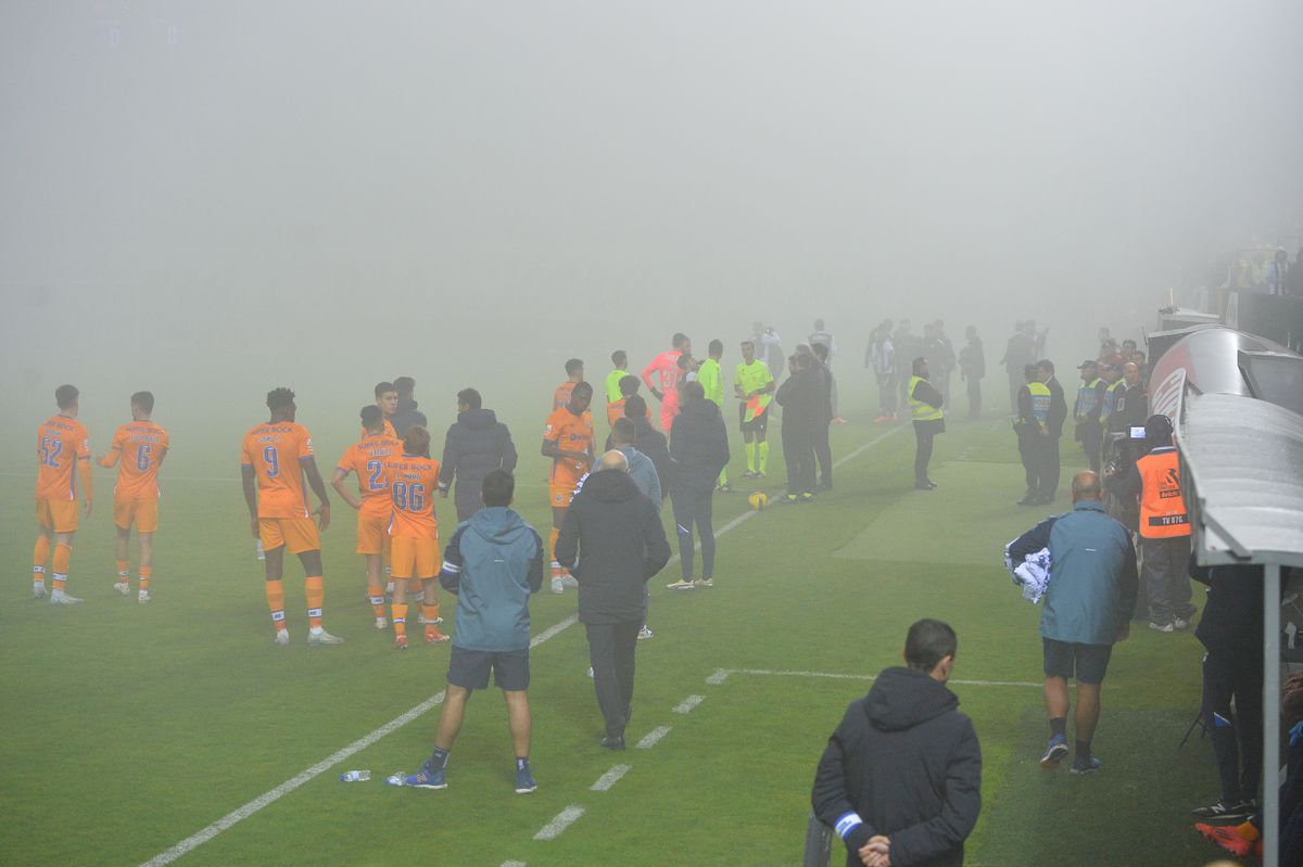 Nacional-FC Porto reagendado para domingo