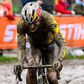 Wout van Aert em 'modo animal' vence na Taça do Mundo