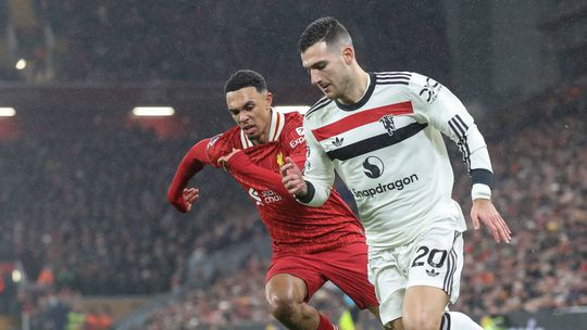 Shearer impressionado com a exibição «fantástica» de Dalot em Anfield