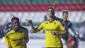 Estoril faz história na Reboleira num jogaço com seis golos