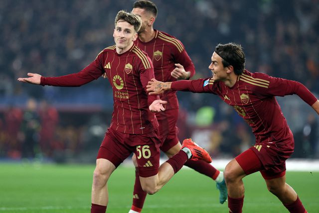 Roma vence o dérbi e Lazio tem quarto lugar em risco