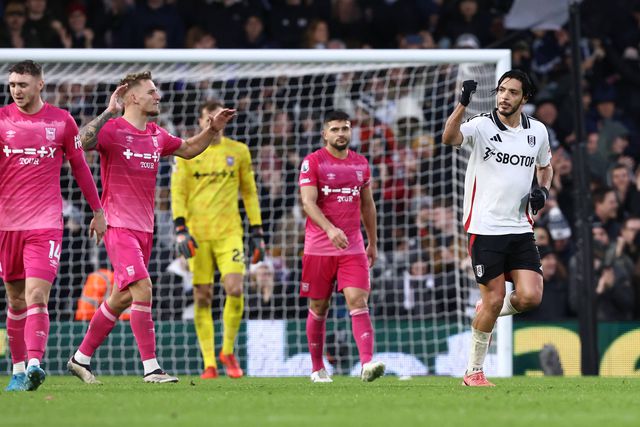 Raul Jiménez festeja golo