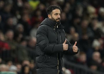 Portugueses são quebra-cabeças para o Liverpool em Anfield