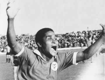 Benfica lembra Eusébio: «11 anos de saudade»