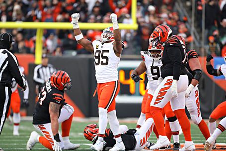 Myles Garrett celebra momento histórico na NFL (IMAGO)