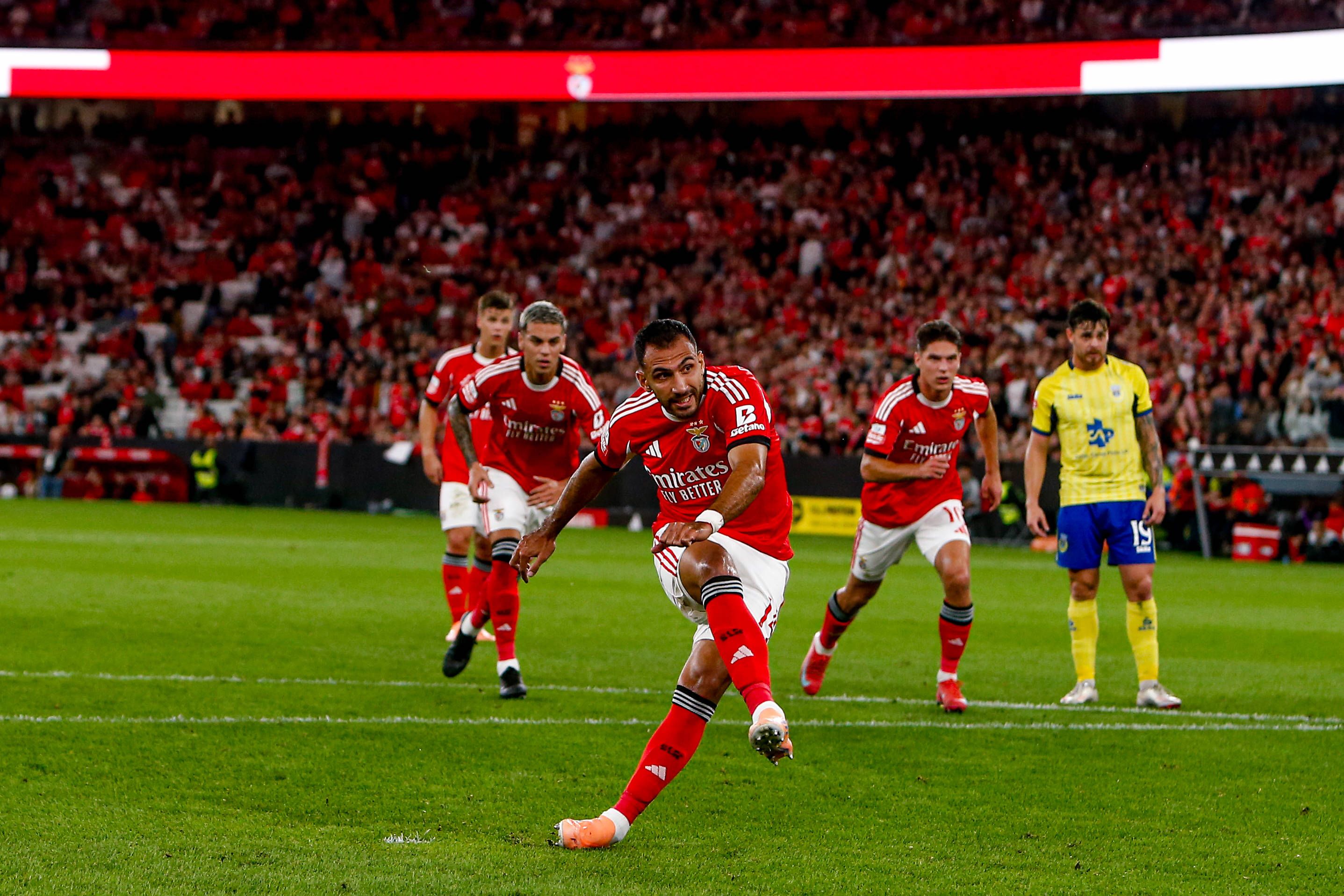 1. Benfica - 26 penáltis a favor - 88 por cento convertidos - Foto: IMAGO