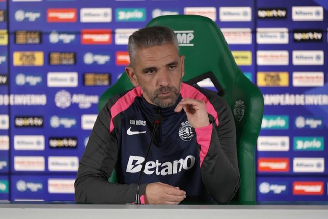 «Debast começará a treinar nos próximos dias, neste jogo não estará»