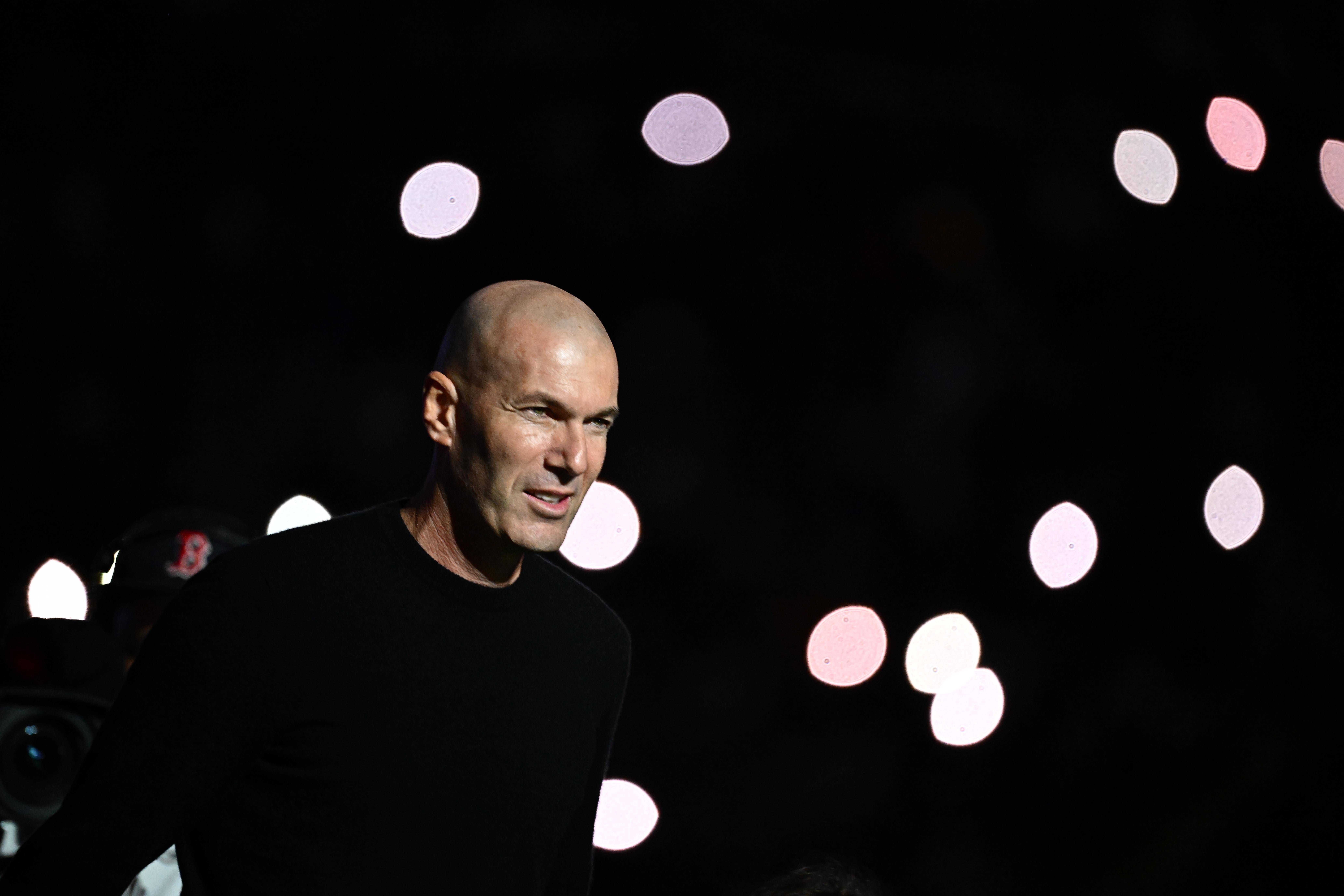 Zinedine Zidane, sem clube desde que deixou o Real Madrid, em 2021