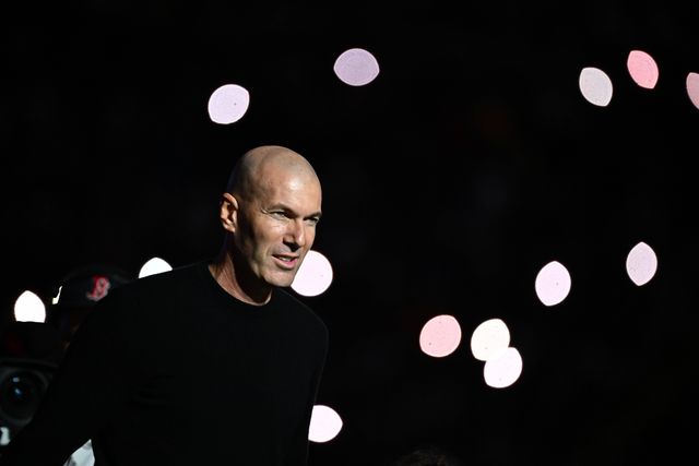 Zinedine Zidane, sem clube desde que deixou o Real Madrid, em 2021