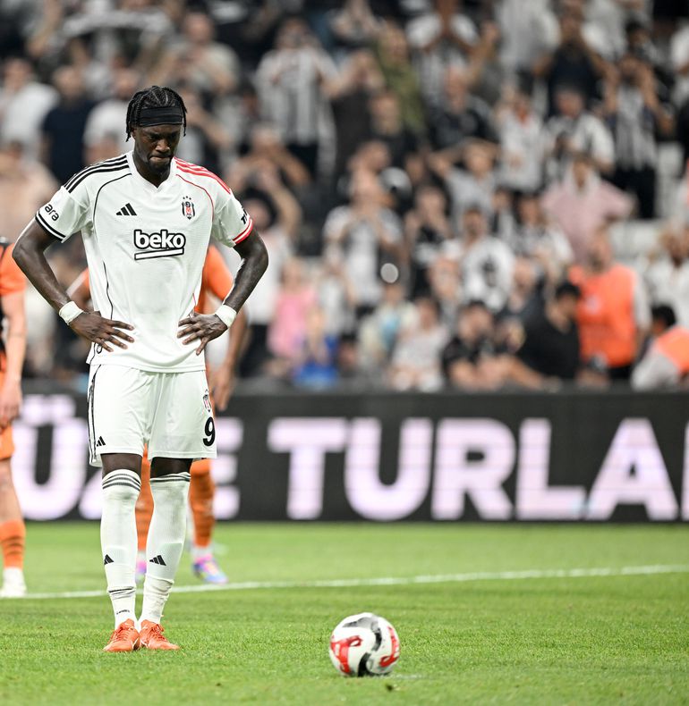 7. Besiktas - 15 penáltis a favor - 80 por cento convertidos - Foto: IMAGO
