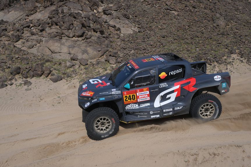 João Ferreira (Toyota Hilux) é assumido candidato ao pódio do Dakar 2026