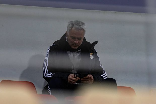 José Mourinho assiste ao Benfica B-FC Porto B