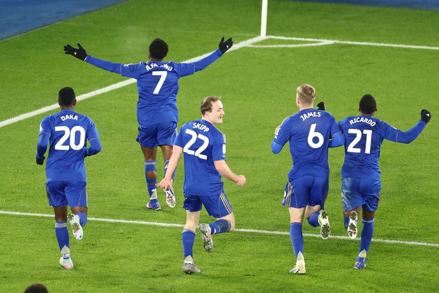 Festejos do Leicester depois do golo de Fatawu