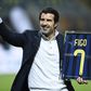 Figo durante uma homenagem em Itália por parte do Inter — Foto: IMAGO