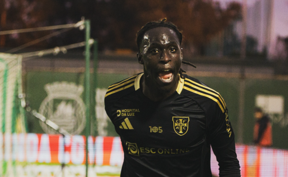 Clau Mendes celebra golo marcado ao Rio Ave (Foto - Casa Pia)