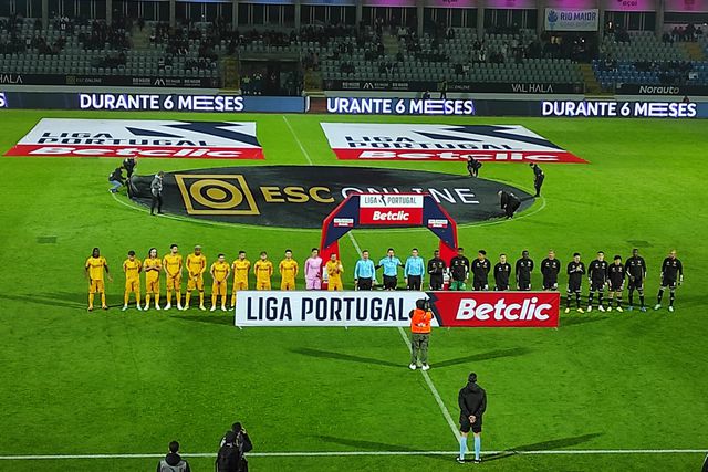 Liga Revelação: Ac. Viseu-Santa Clara  em direto