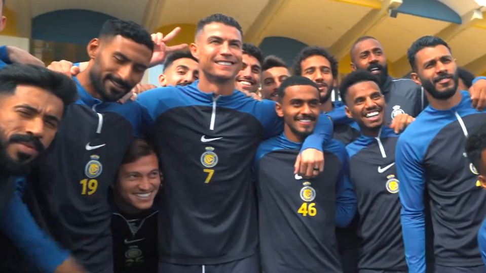 Vídeo: Al Nassr brindou Cristiano Ronaldo com bolo de aniversário
