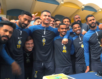Vídeo: Al Nassr brindou Cristiano Ronaldo com bolo de aniversário