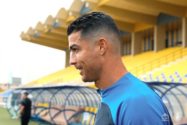 Festa de aniversário para Ronaldo no treino