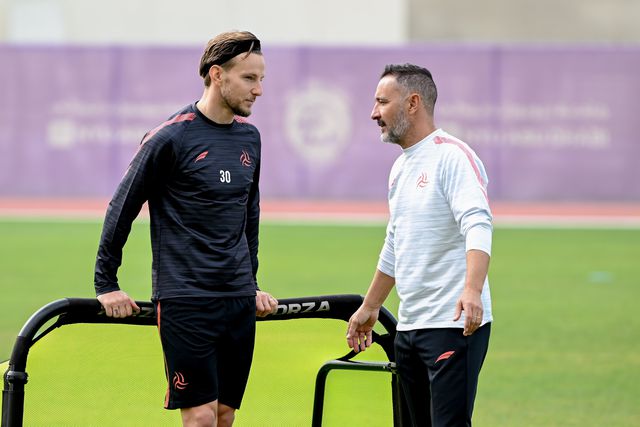 Vítor Pereira já em ação no Al Shabab