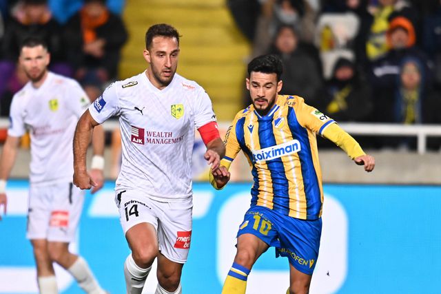 APOEL de Sá Pinto deixa-se empatar com decisão polémica de árbitro português