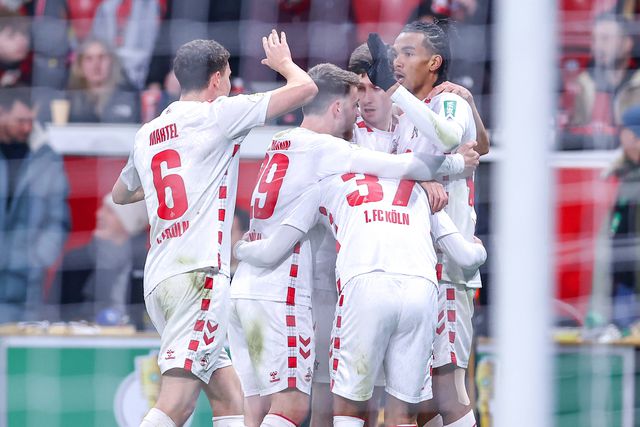 Festejos do Colónia frente ao Leverkusen