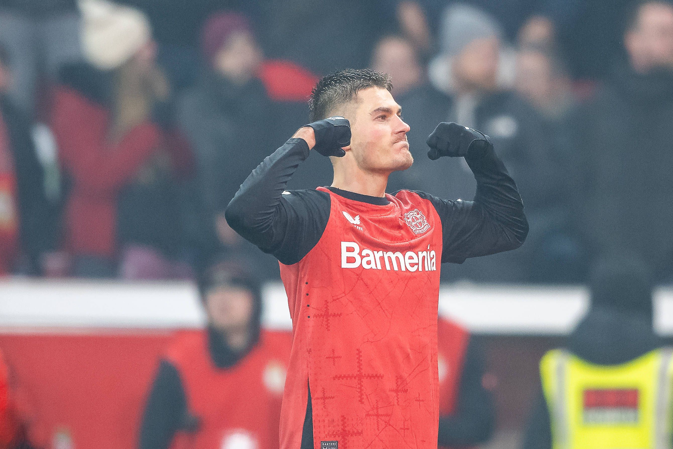 Schick festeja golo pelo Leverkusen