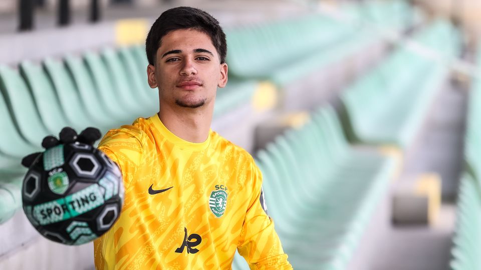 Sporting: Guilherme Alves assina contrato de formação
