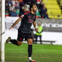 Pavlidis brilhou na vitória do Benfica sobre o Estrela da Amadora