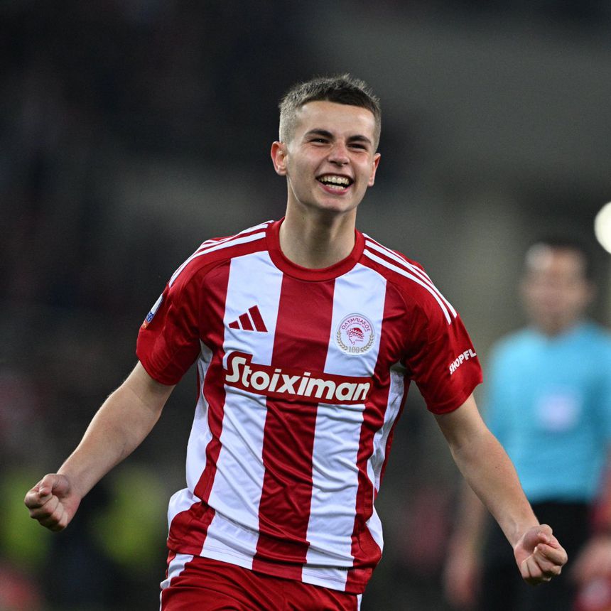 Christos Mouzakitis marcou um golo de sonho aos 94´ (Olympiakos)