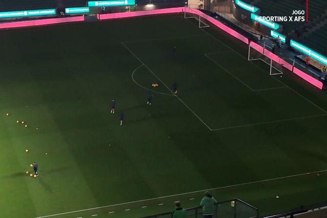 Guarda-redes do Sporting já aquecem em Alvalade