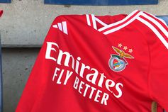 Gonçalo Moreira assinou camisola ao filho de Rui Marques, no dia em que assinou contrato profissional