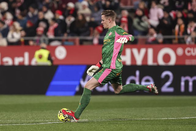 Ter Stegen foi emprestado pelo Barcelona ao Girona